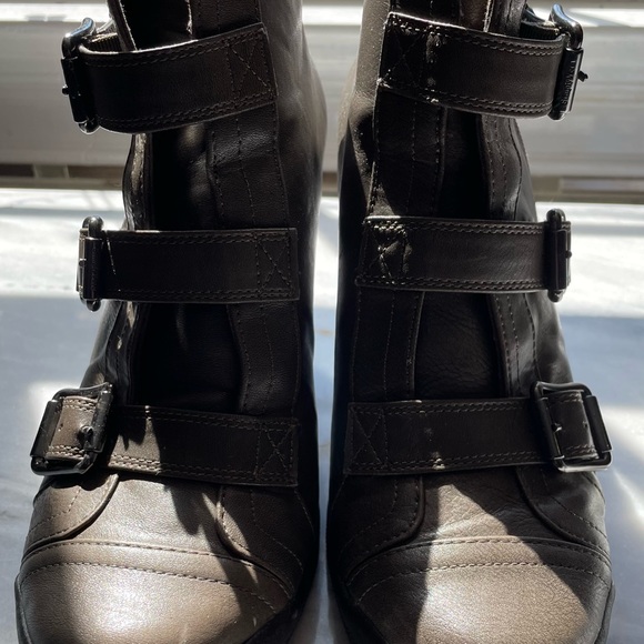 Vera Wang Platform Booties - Picture 2 of 7